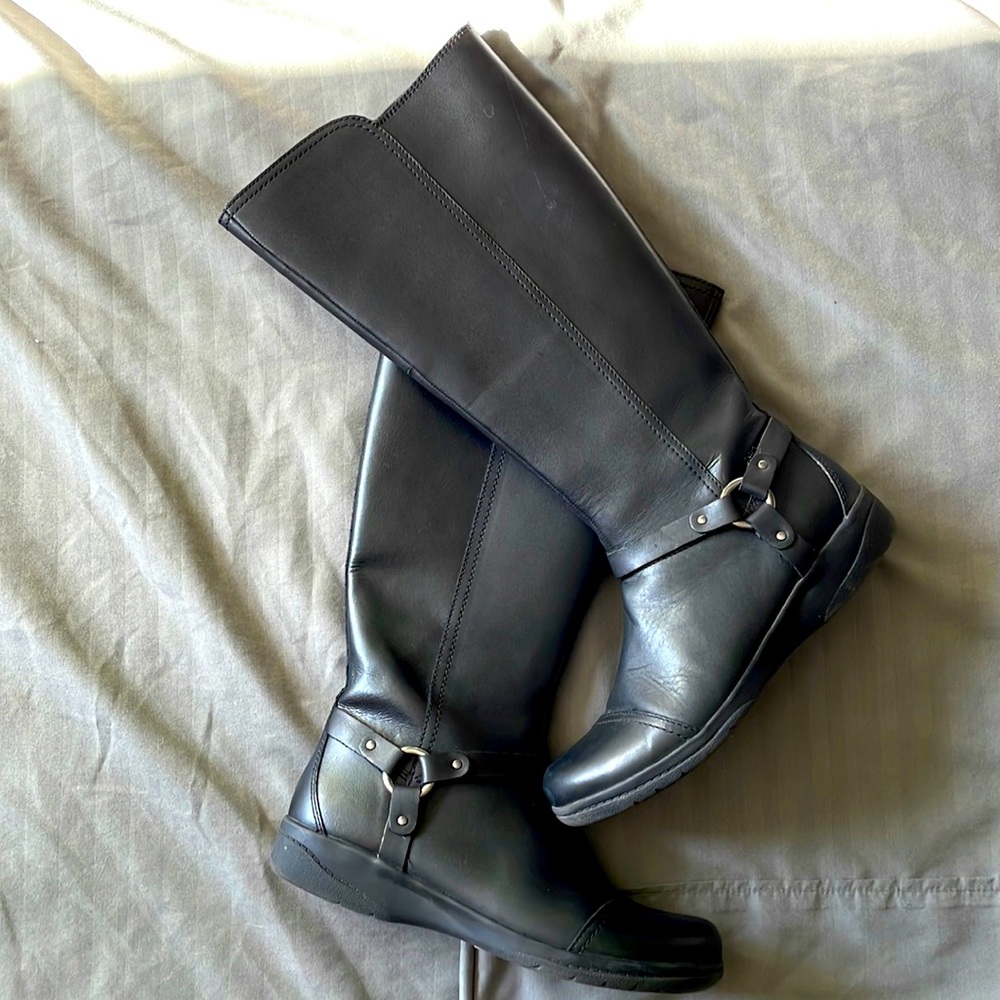 Clarks tall boots. Black 7 1/2